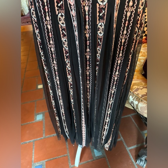 Soft Surroundings Embroidered Maxi Skirt Size Medium New Without Tags - Picture 2 of 9